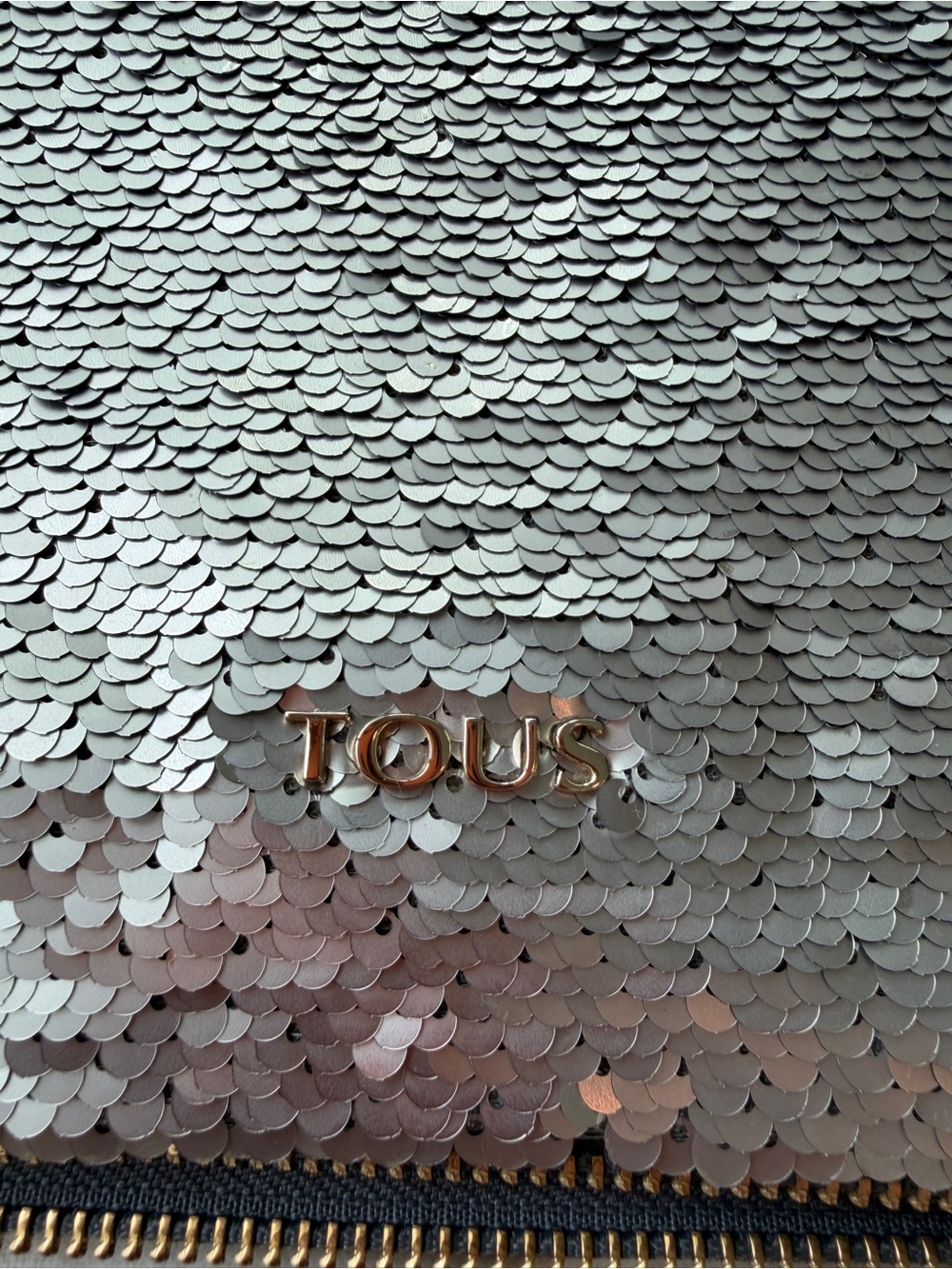 Tous - Picture 2 of 10